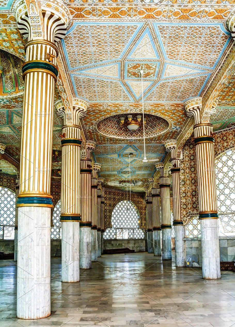 Intérieur de la Grande Mosquée de Touba